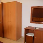 Apanema Πανσιόν 3*