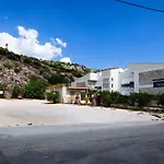 Apanema Πανσιόν 3*